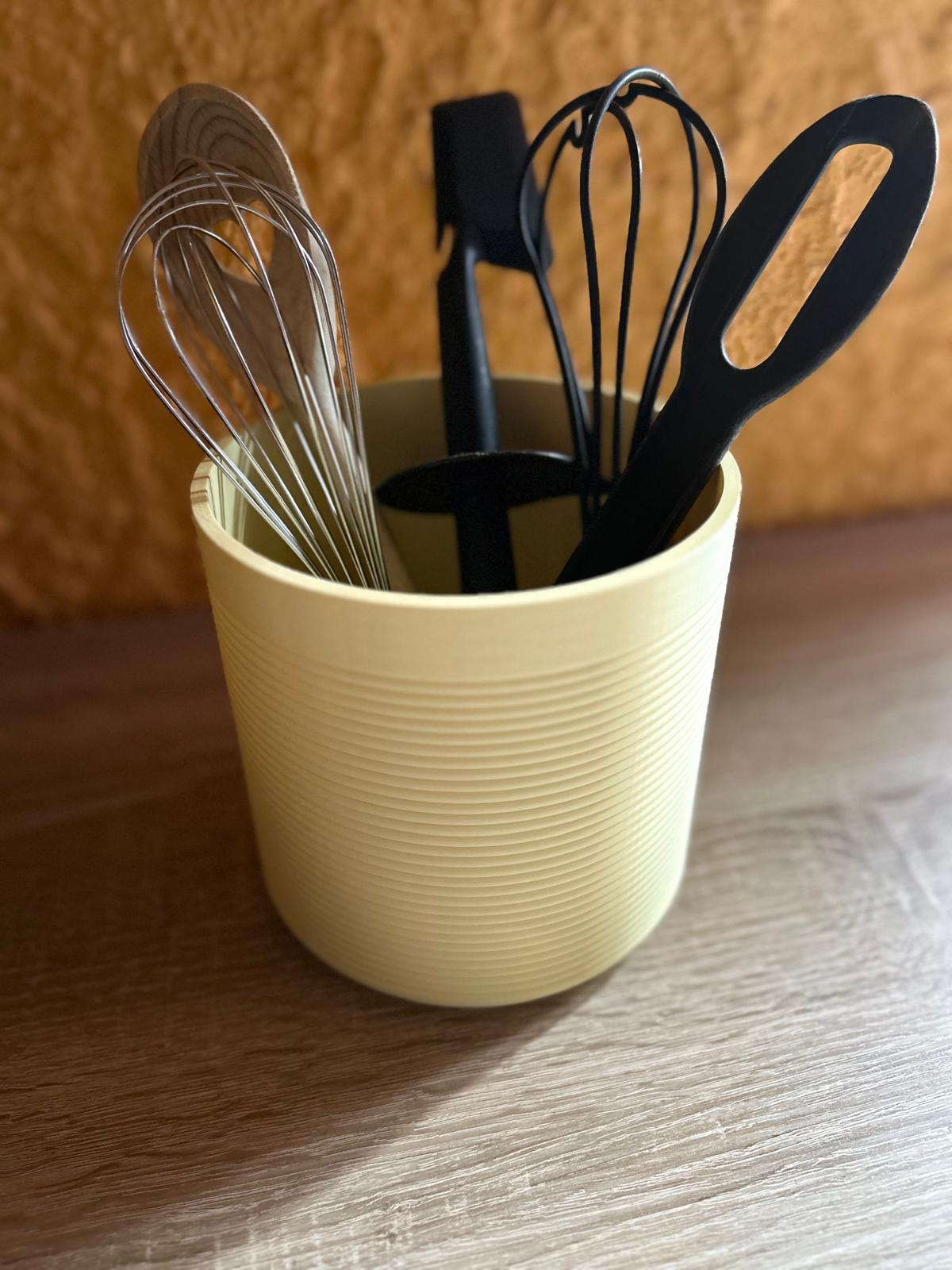 Küchenutensilienhalter mit Ringstruktur – Modernes Design aus mattem PLA