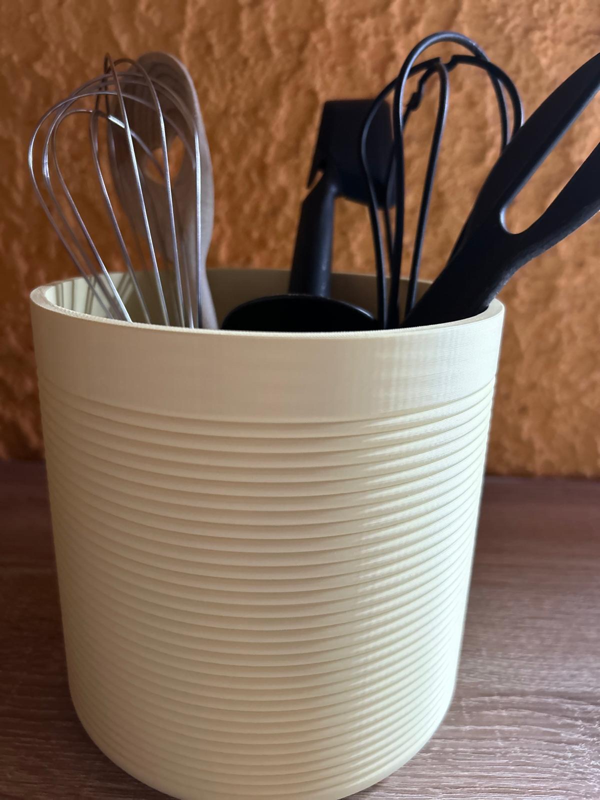 Küchenutensilienhalter mit Ringstruktur – Modernes Design aus mattem PLA