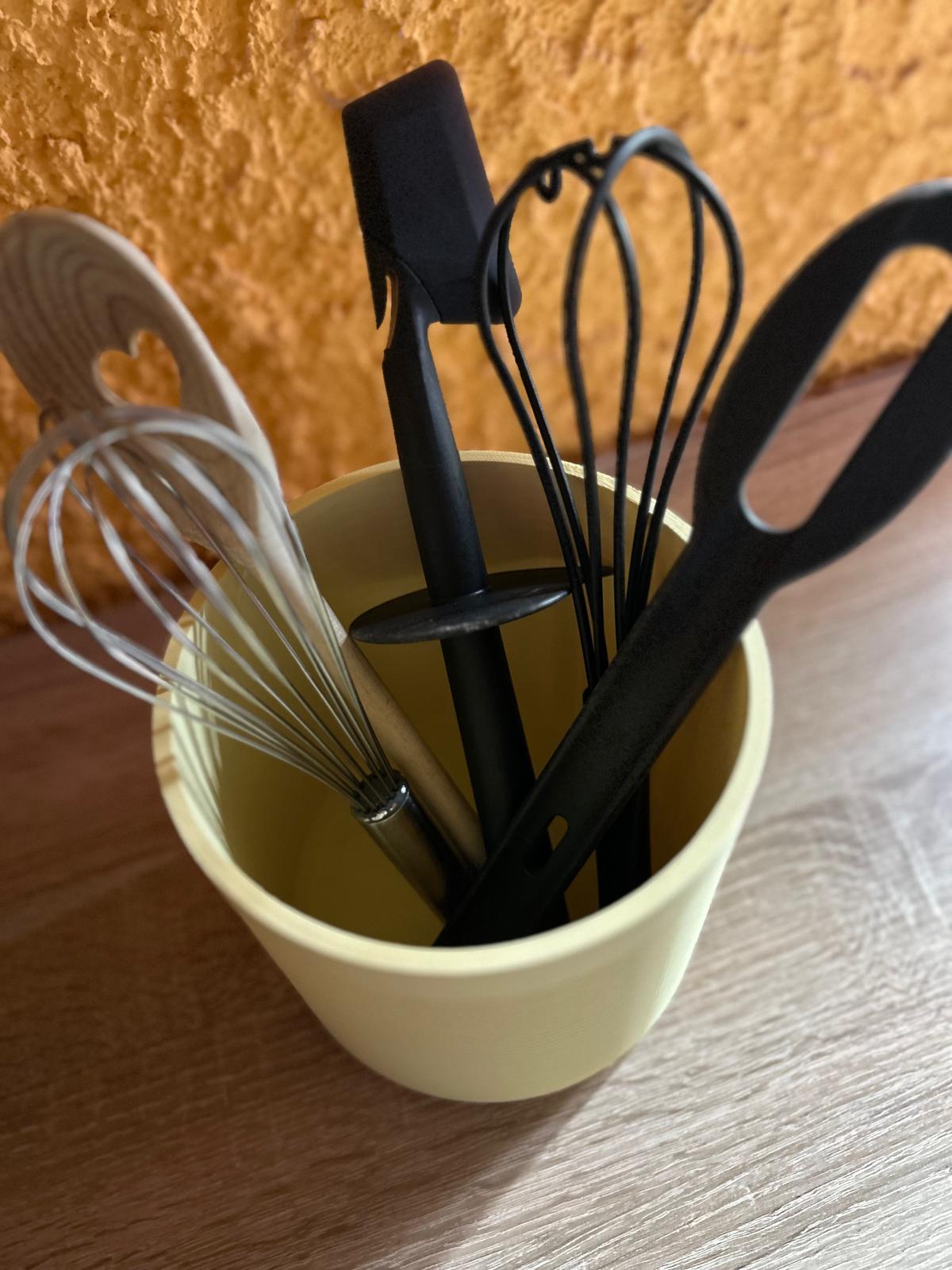 Küchenutensilienhalter mit Ringstruktur – Modernes Design aus mattem PLA