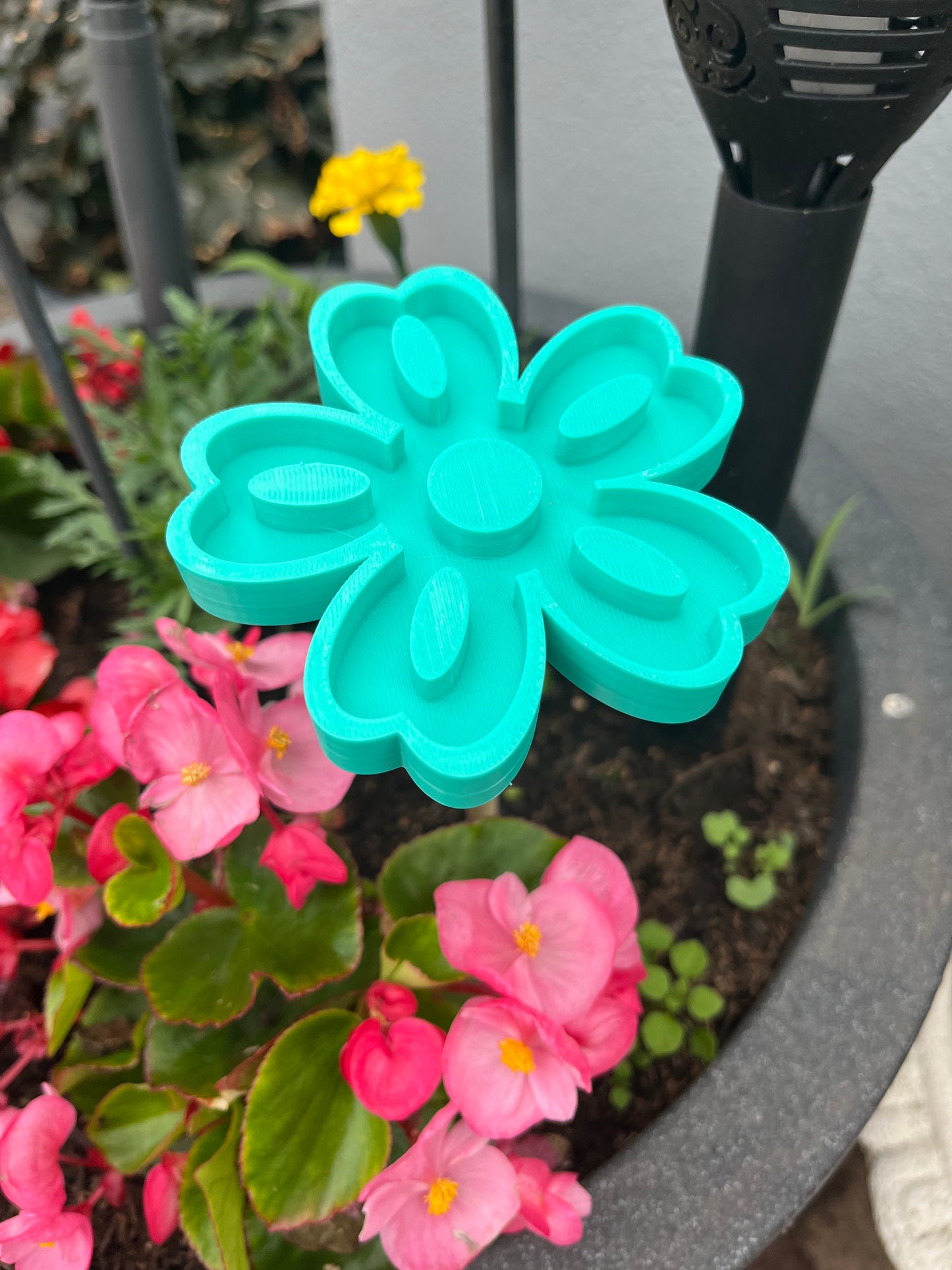 🌸 Insektentränke in Blumenform aus PETG – robust, wetterfest & nachhaltig! 🌸