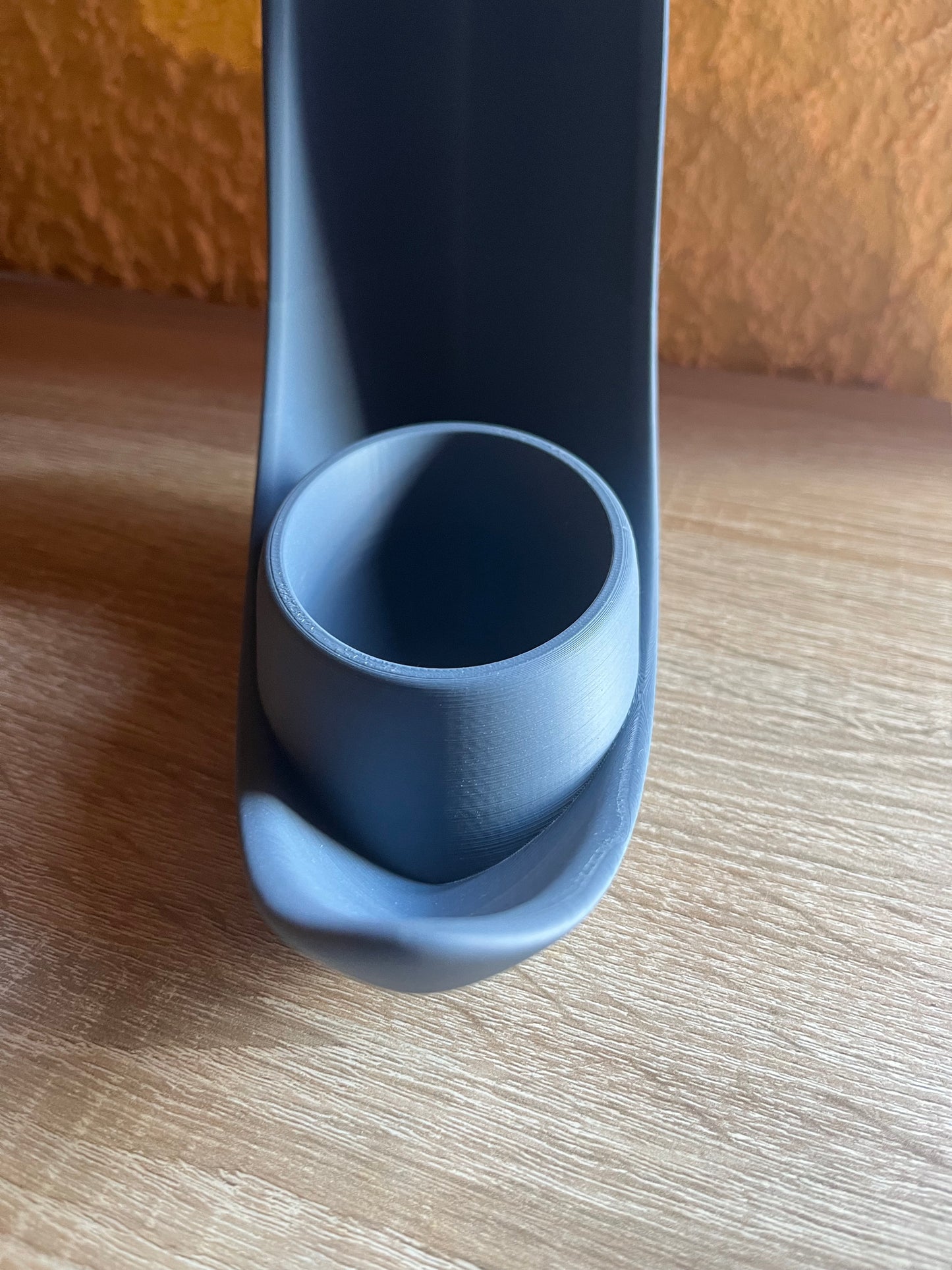 🌙 Dekorative Mondsichel mit integriertem Blumentopf – Stilvolle Pflanzen-Deko aus mattem PLA