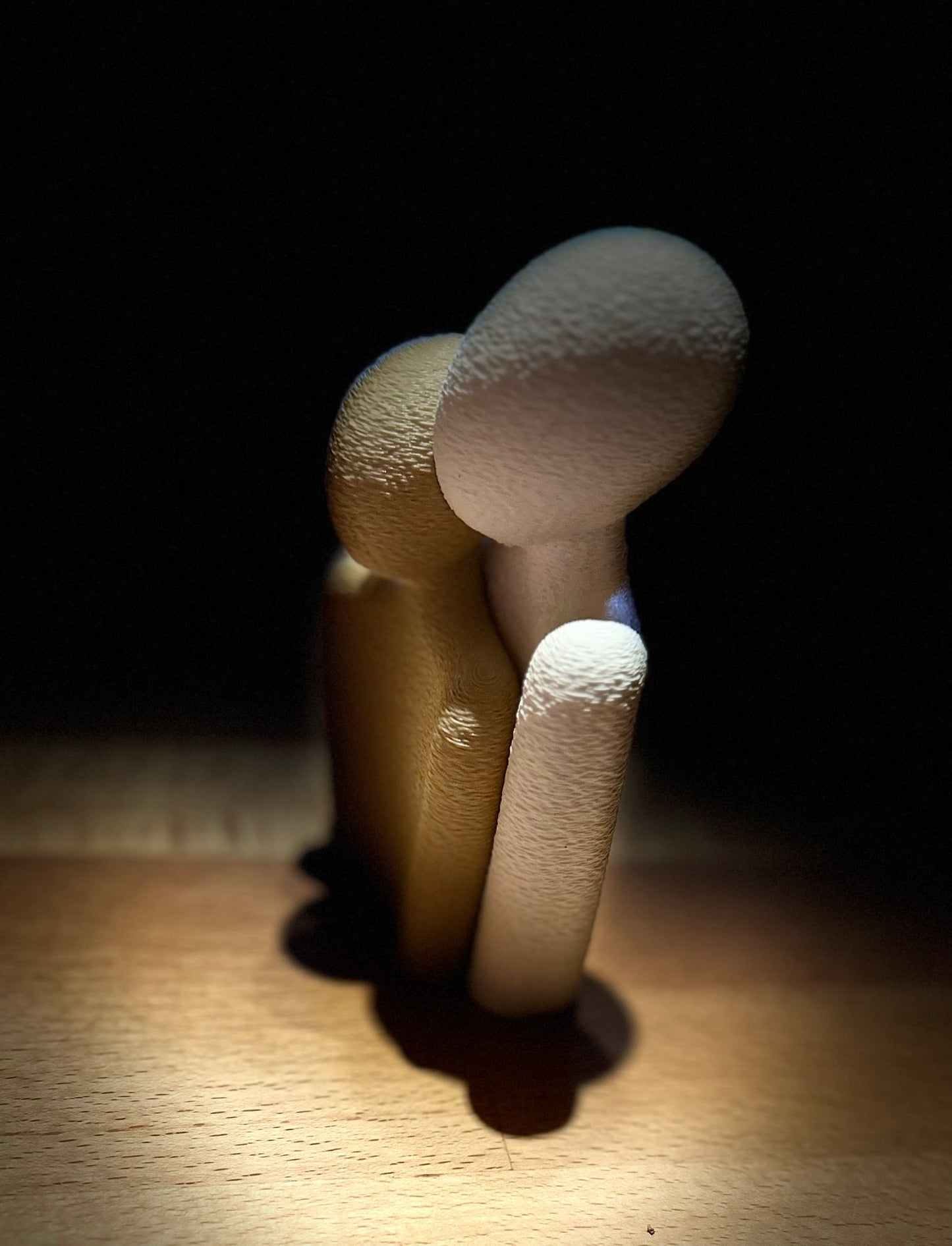 Liebespaar-Statue – Ausdruck von Liebe und Geborgenheit