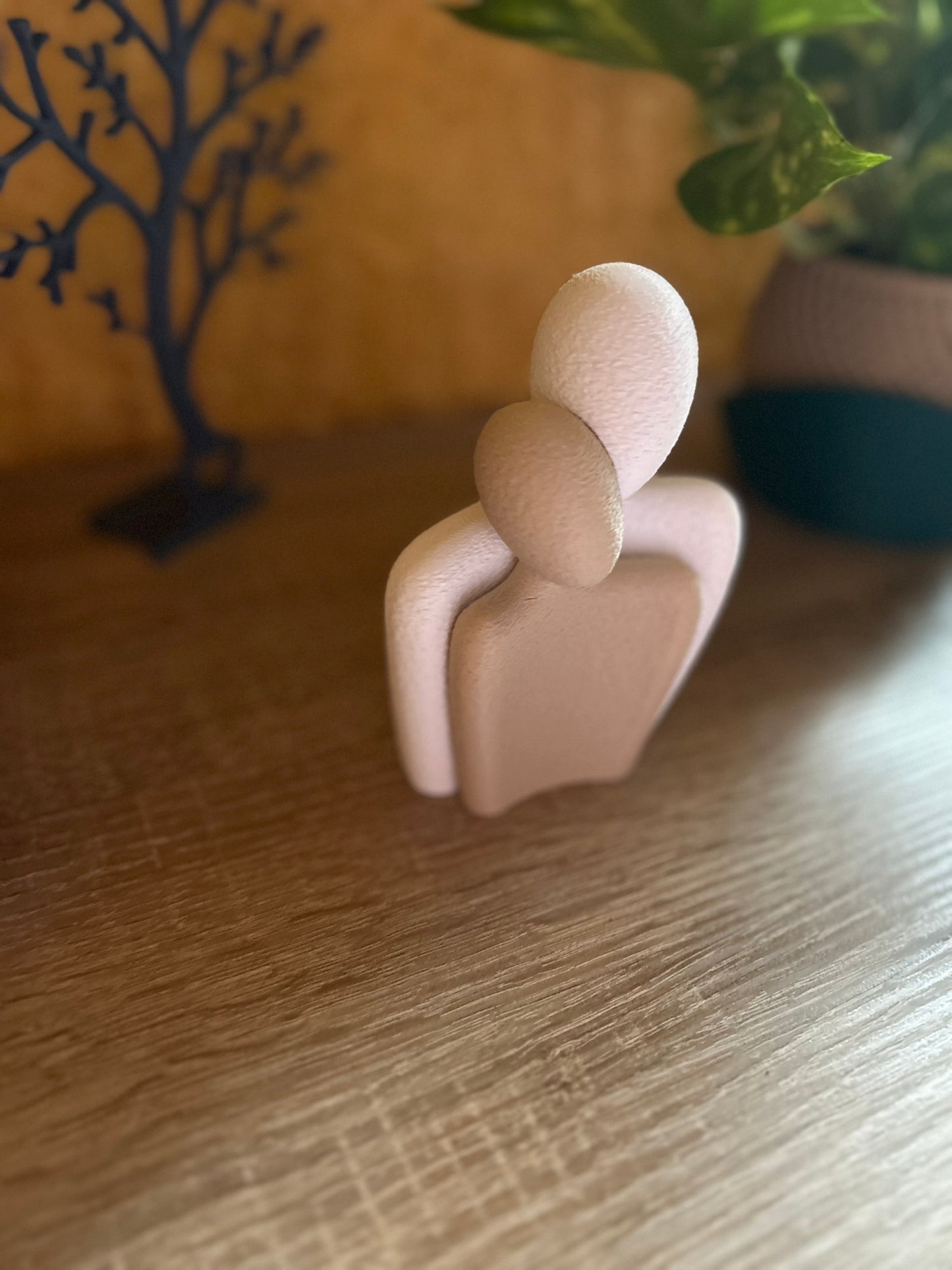 Liebespaar-Statue – Ausdruck von Liebe und Geborgenheit