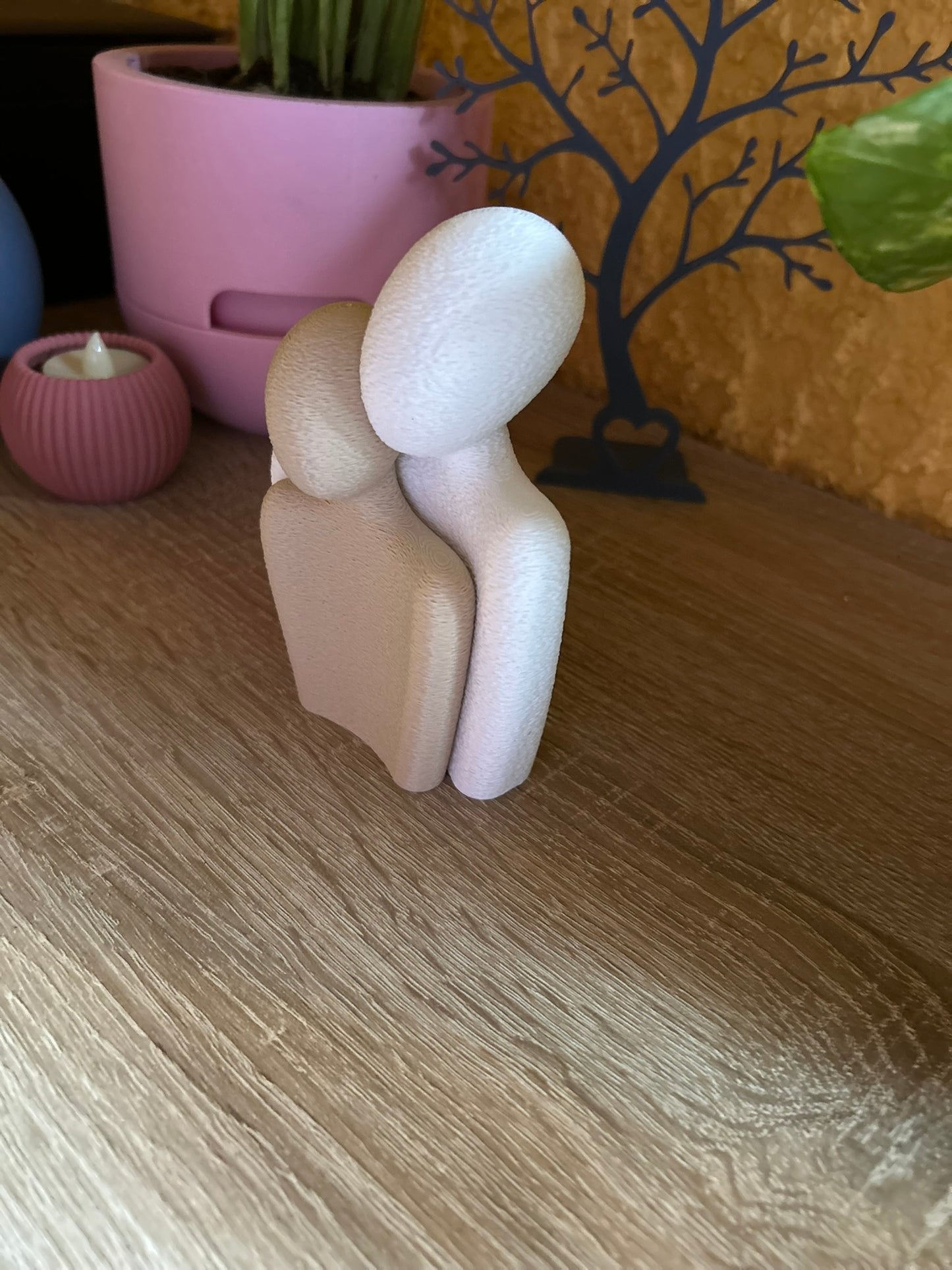 Liebespaar-Statue – Ausdruck von Liebe und Geborgenheit