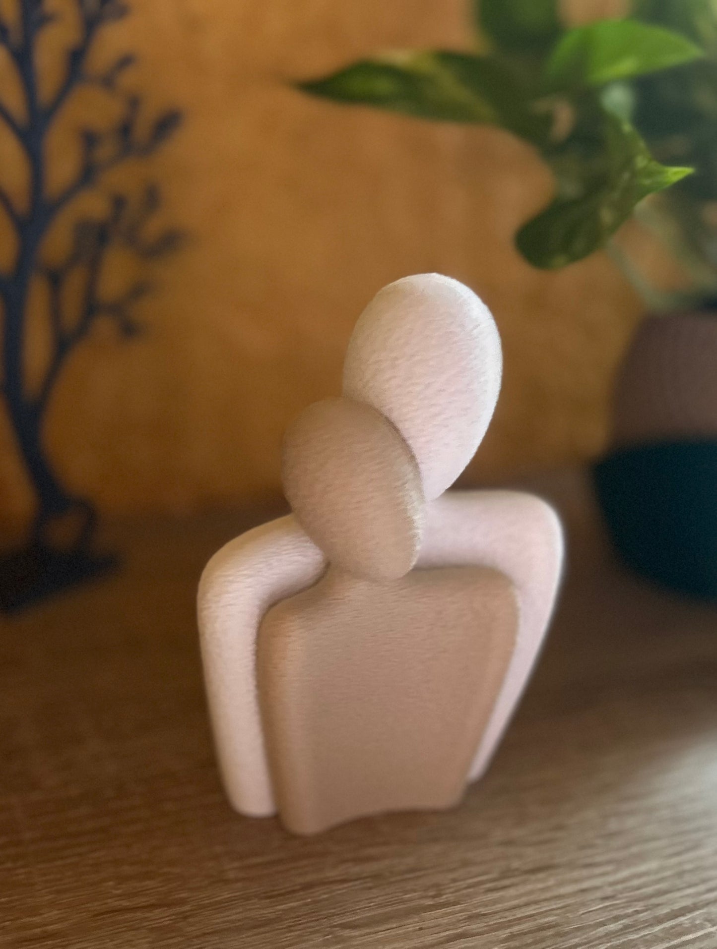 Liebespaar-Statue – Ausdruck von Liebe und Geborgenheit