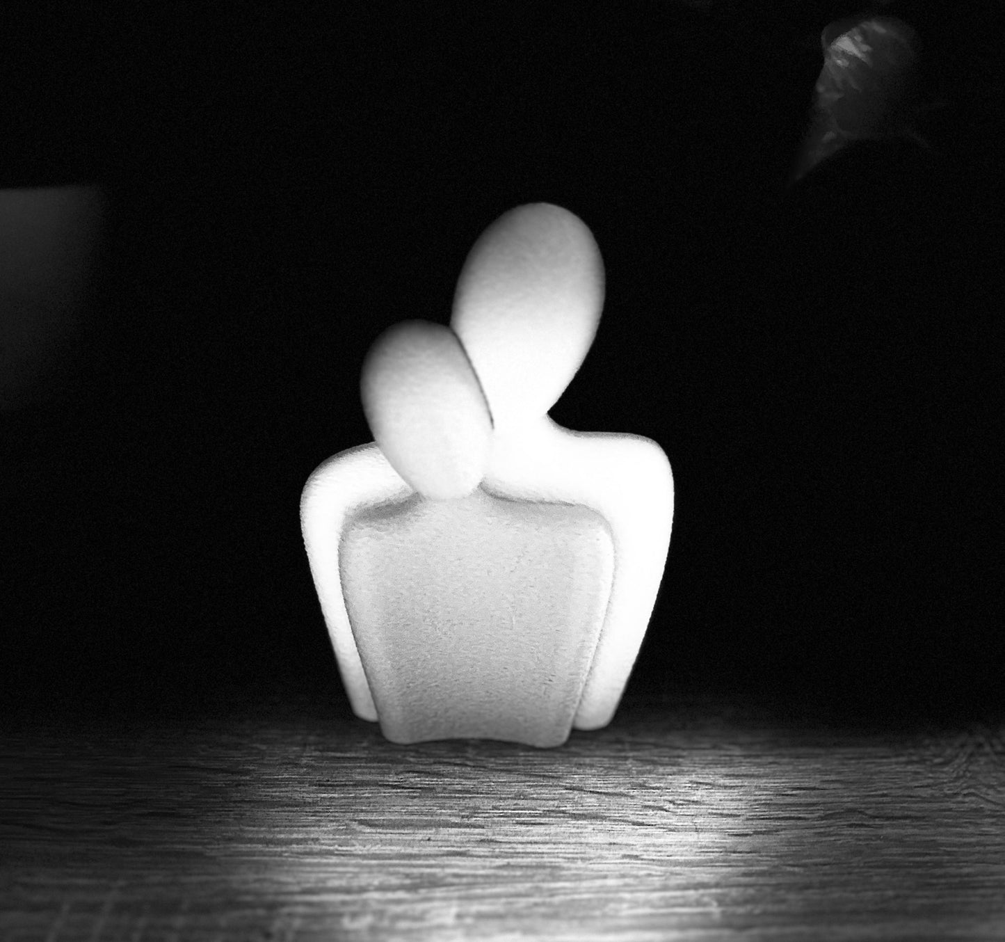 Liebespaar-Statue – Ausdruck von Liebe und Geborgenheit