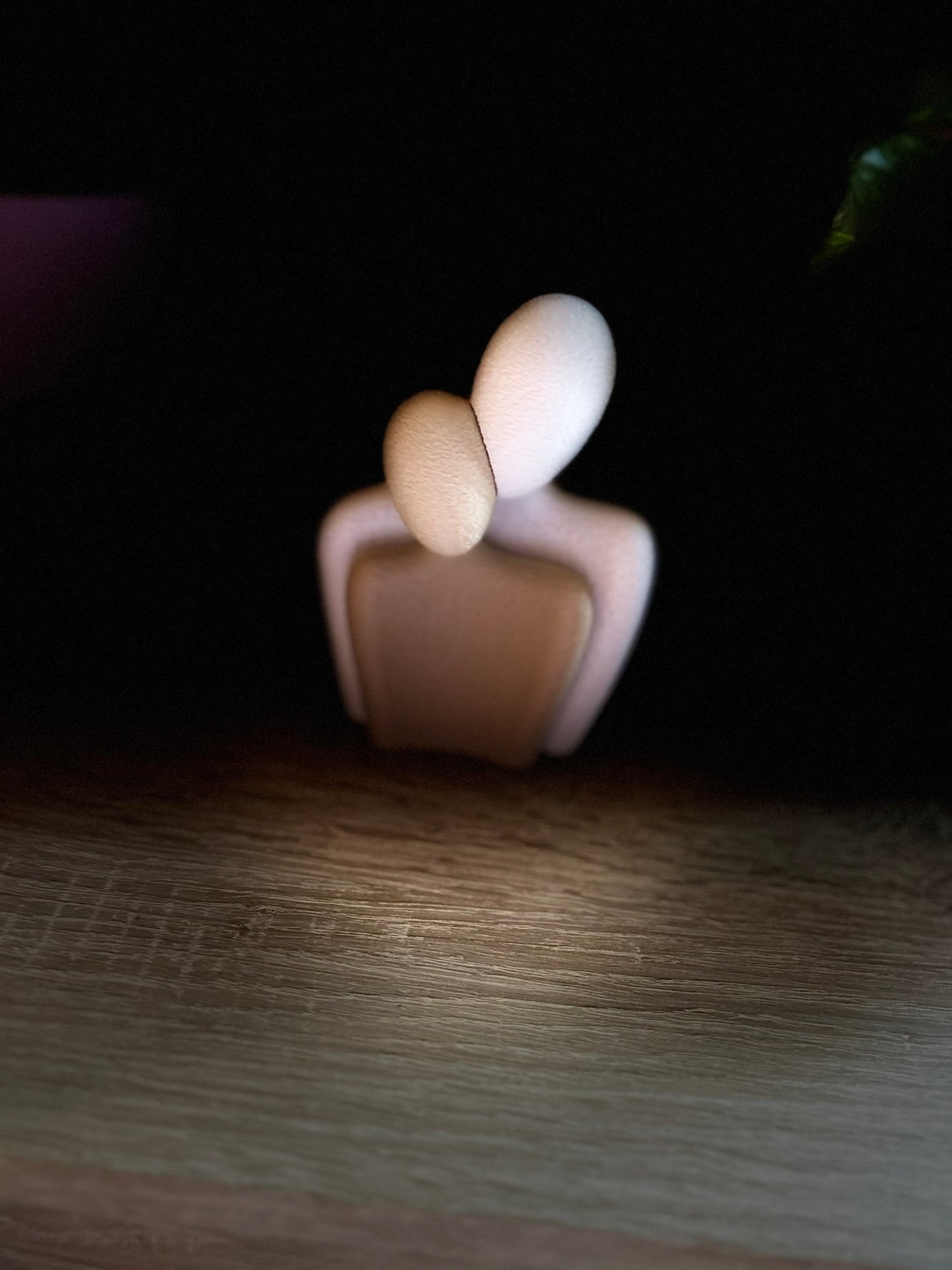 Liebespaar-Statue – Ausdruck von Liebe und Geborgenheit