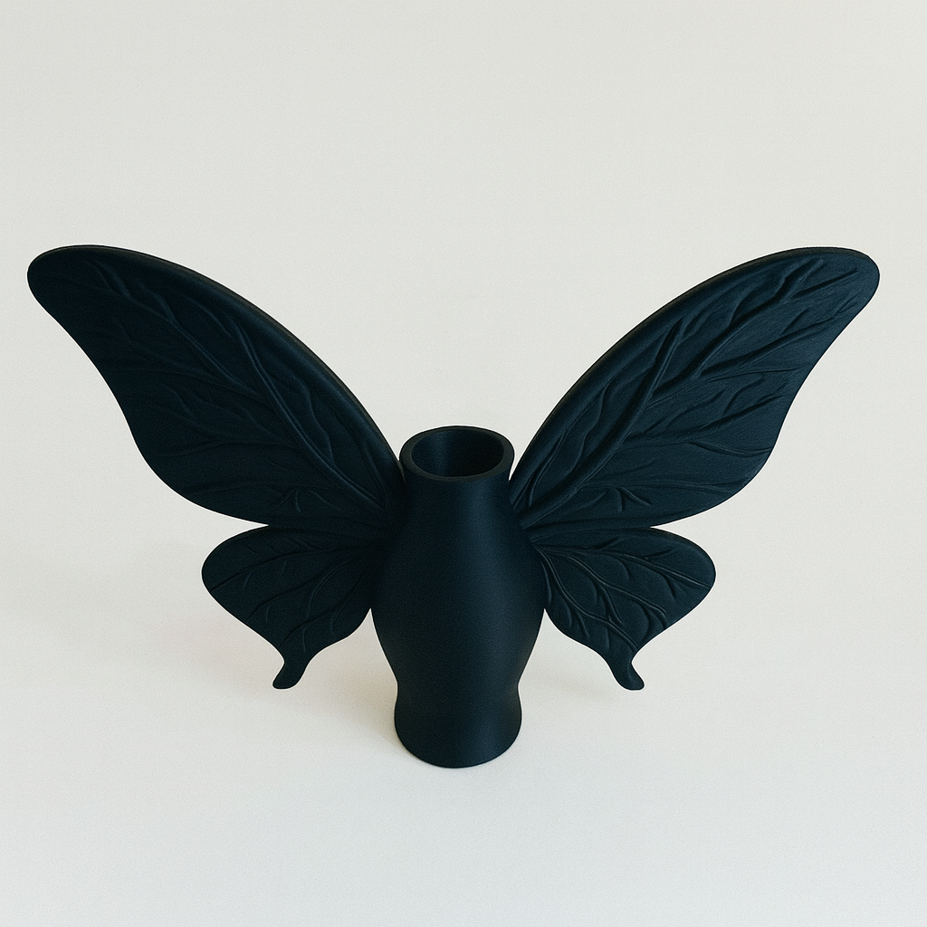 Black Butterfly Vase – mattschwarze Flügel-Vase 🦋