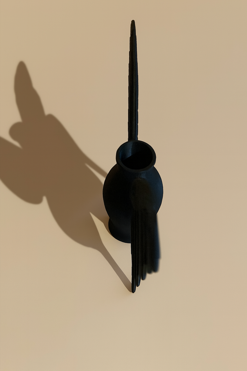 Black Butterfly Vase – mattschwarze Flügel-Vase 🦋