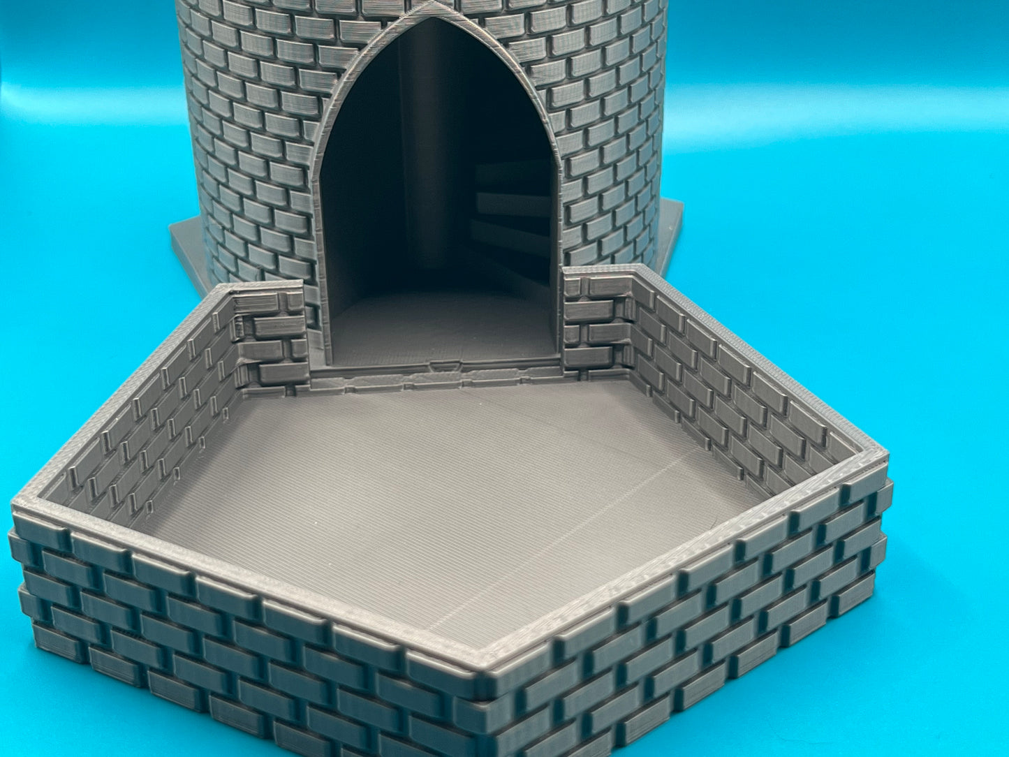 Würfelturm im Burgdesign – Perfekt für Dungeons & Dragons und andere Tabletop-Spiele | 3D-gedruckt aus hochwertigem PLA