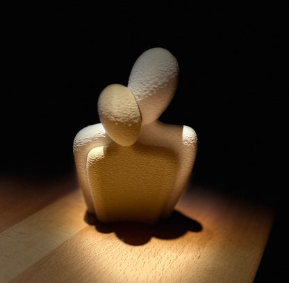 Liebespaar-Statue – Ausdruck von Liebe und Geborgenheit