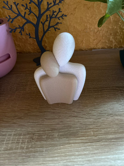 Liebespaar-Statue – Ausdruck von Liebe und Geborgenheit