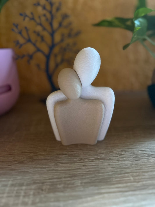 Liebespaar-Statue – Ausdruck von Liebe und Geborgenheit