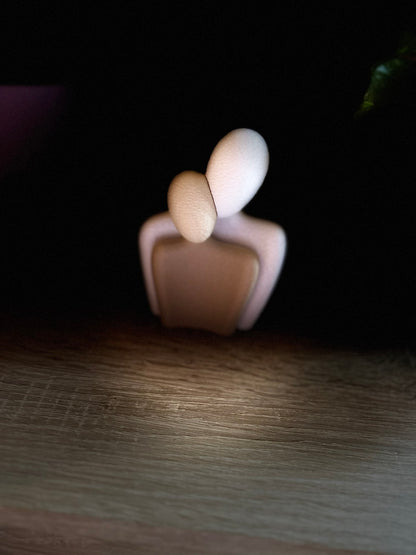 Liebespaar-Statue – Ausdruck von Liebe und Geborgenheit