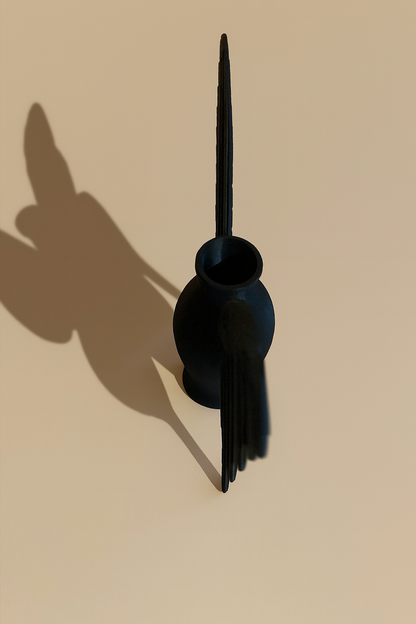 Black Butterfly Vase – mattschwarze Flügel-Vase 🦋